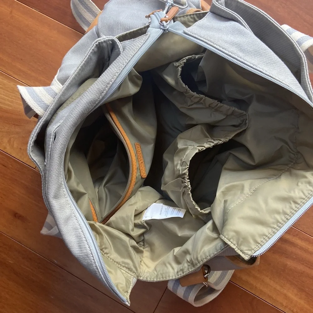 ⛔️DONATED⛔️ Pottery Barn Kids Classic Diaper Bag Gray Unisex - Picture 6 of 16